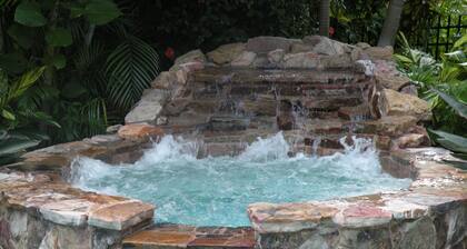 Ylellinen koti w / vesiputous-allas / kylpytynnyri-kävely Walk Andy Rosse