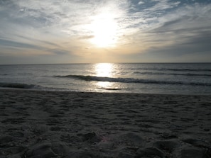 In Strandnähe, Liegestühle, Strandtücher