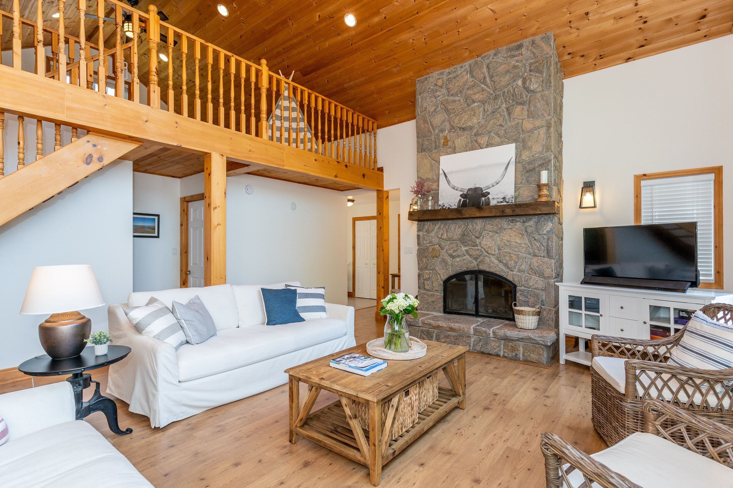 Newly Updated Waterfront Lake House On Beautiful Three Mile Lake 