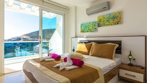 Villa, 4 chambres, piscine privée | 4 chambres, literie de qualité supérieure, draps fournis