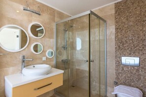 Villa, 4 Schlafzimmer, eigener Pool | Blick auf den Golfplatz