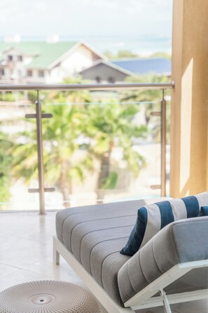 Interior - Spectacular condo overlooking Eagle Beach (Oranjestad-West)