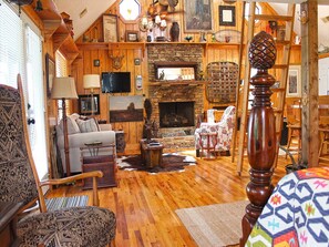 TV, fireplace, DVD player - 
Spectacular Mountain Top cabin Amazing Views Large Balcony With Low Rates (Mentone)