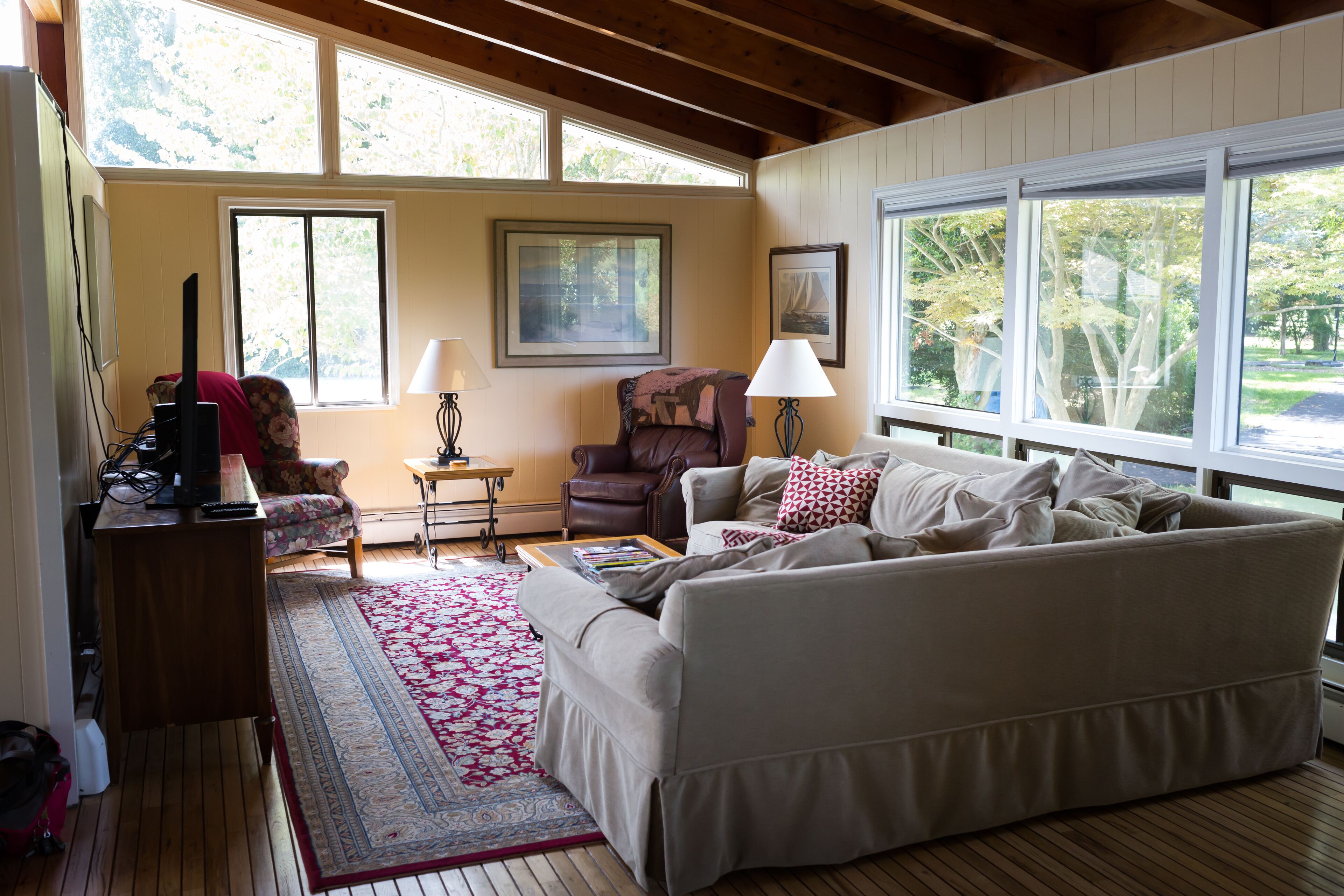 Beautiful, Private Retreat with HUGE Water Views!! 