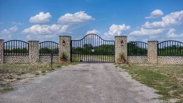 Enceinte de lâhĂ©bergement