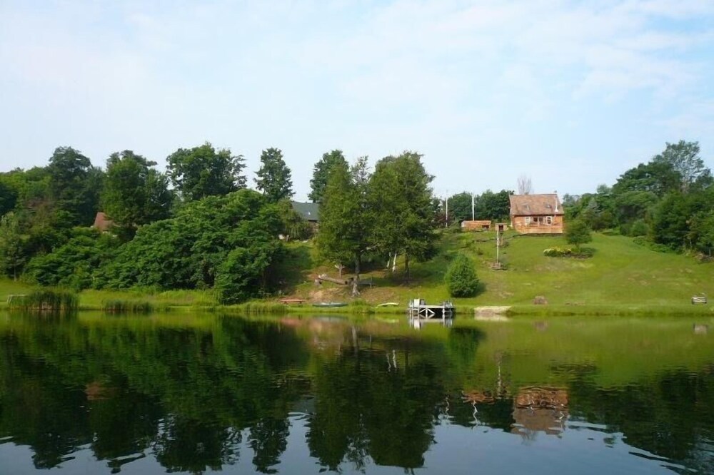Beautiful Lakefront Home, Great for a Peaceful Getaway...