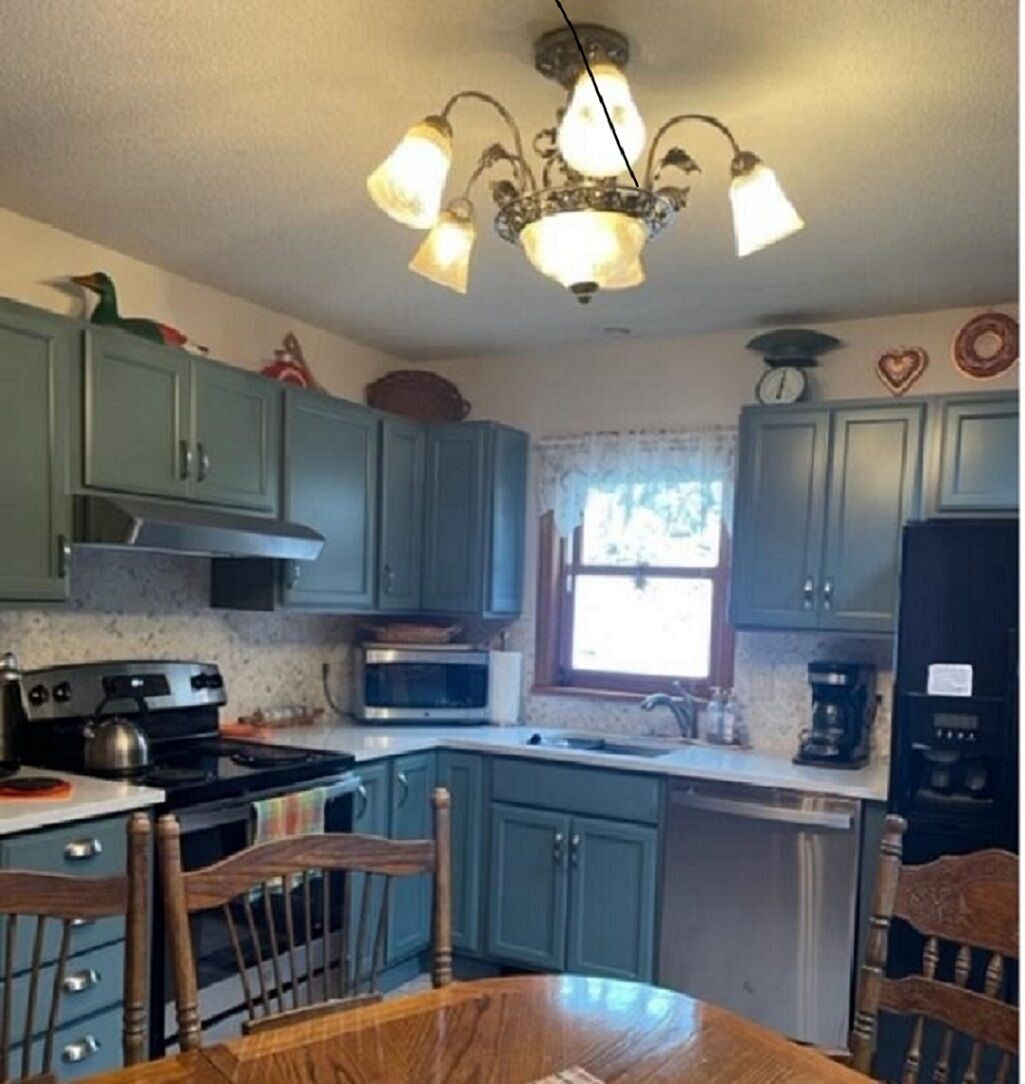 Beautiful Lakefront Home, Great for a Peaceful Getaway...