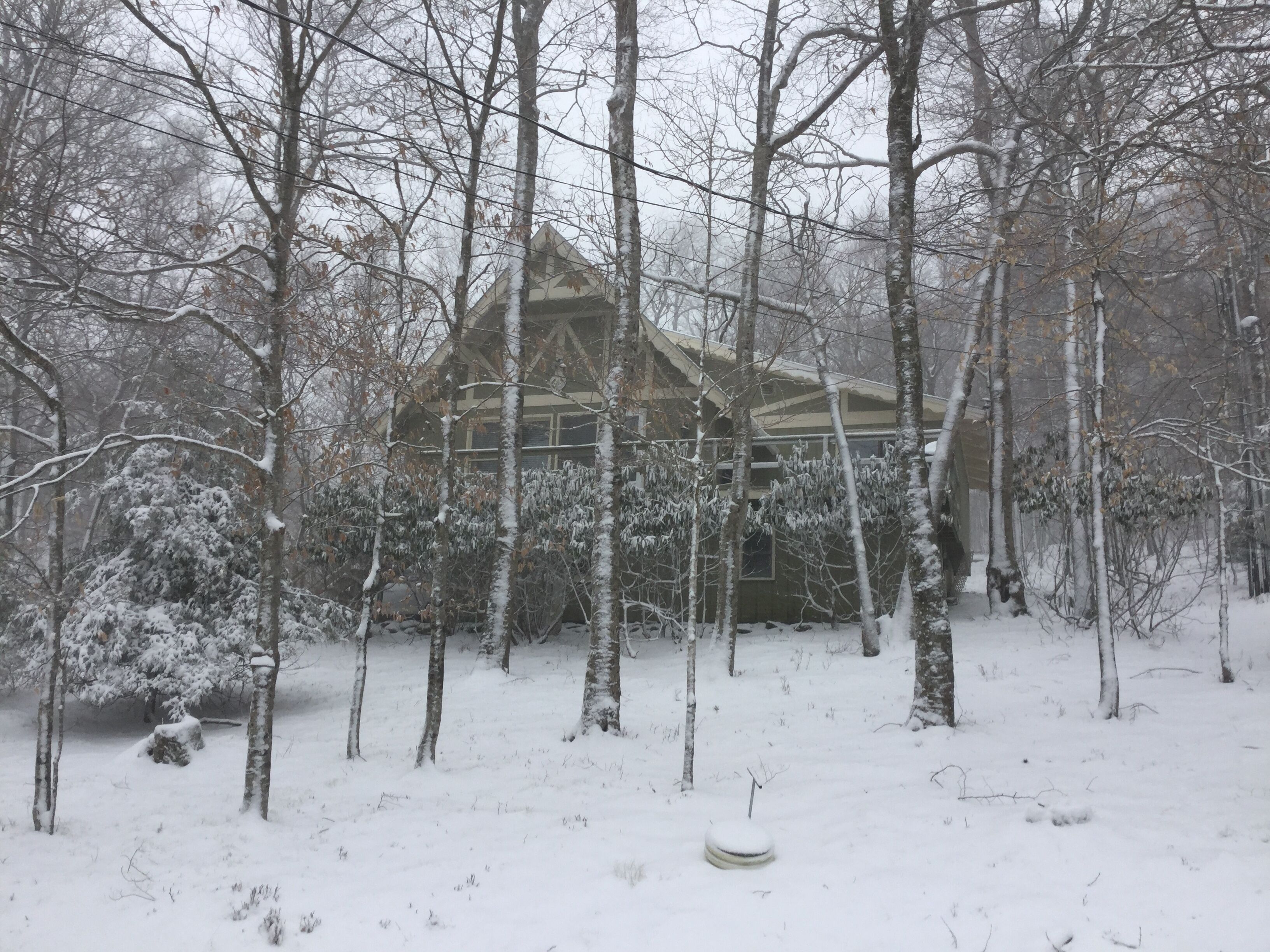 NEWLY REMODELED Chalet 2 BR+Large Loft, 2-1/2 Baths, Sleeps 6, Large DR, 2 Decks