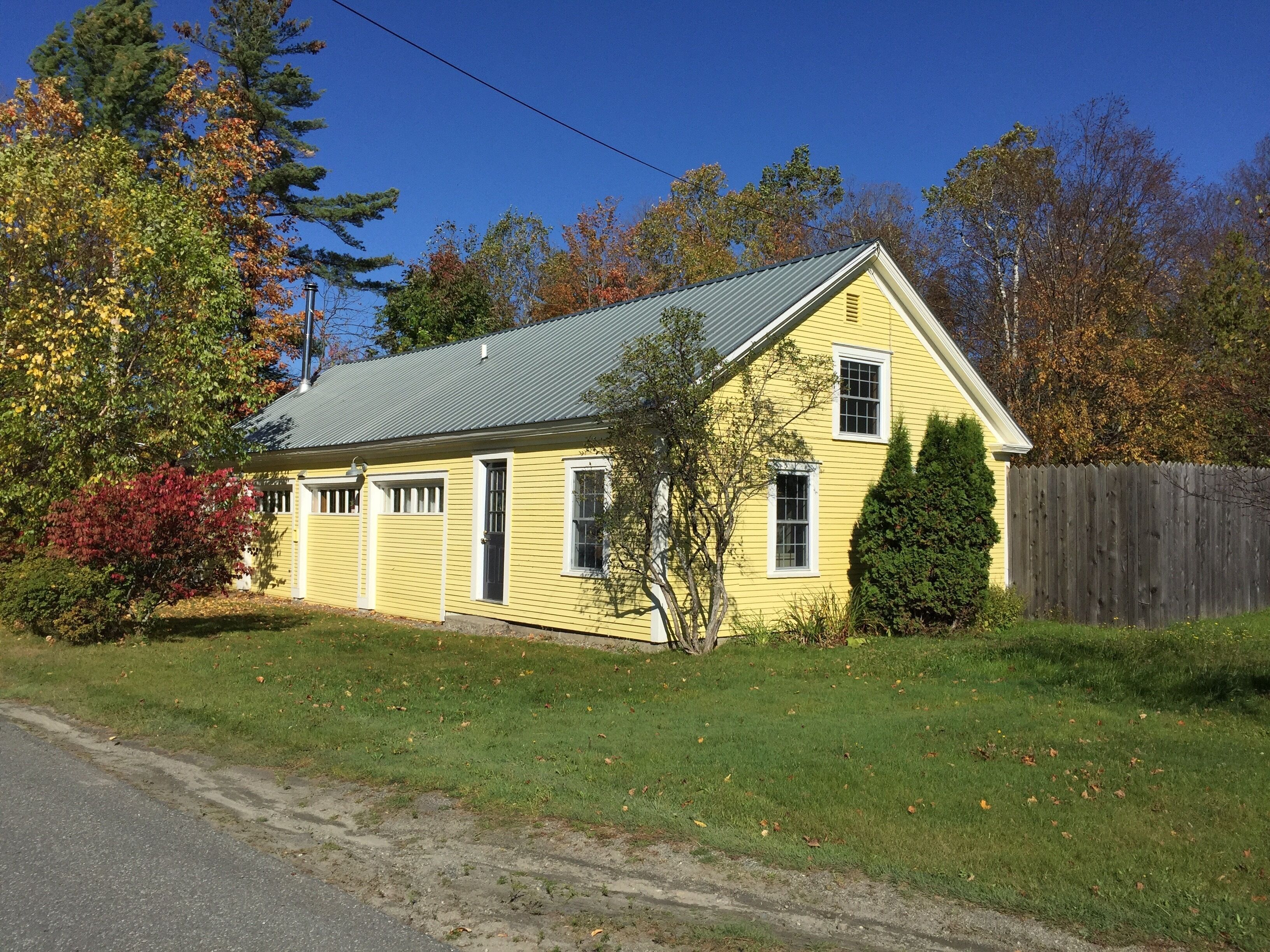 Well equipped cozy home sleeps 10 - hiking, biking, skiing & world class beer!