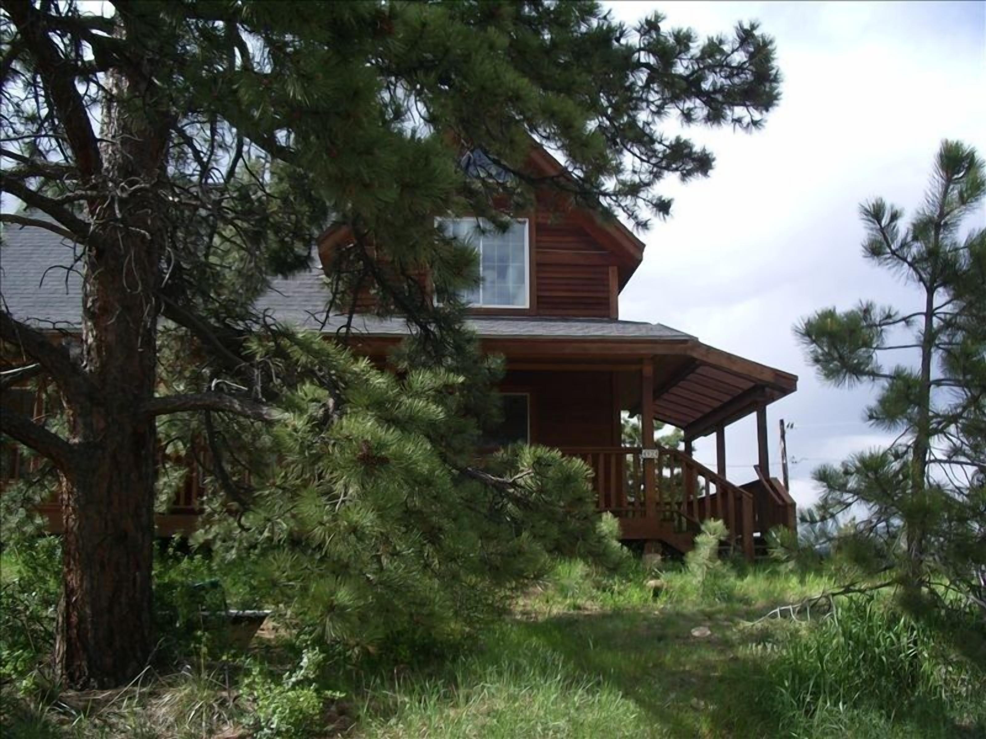 Peace & Quiet Convenient to Denver - Vegetarian Friendly!