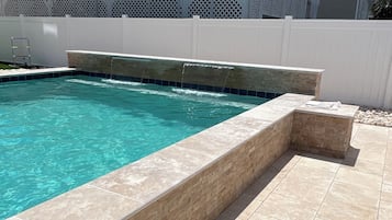 Piscine extérieure, piscine chauffée