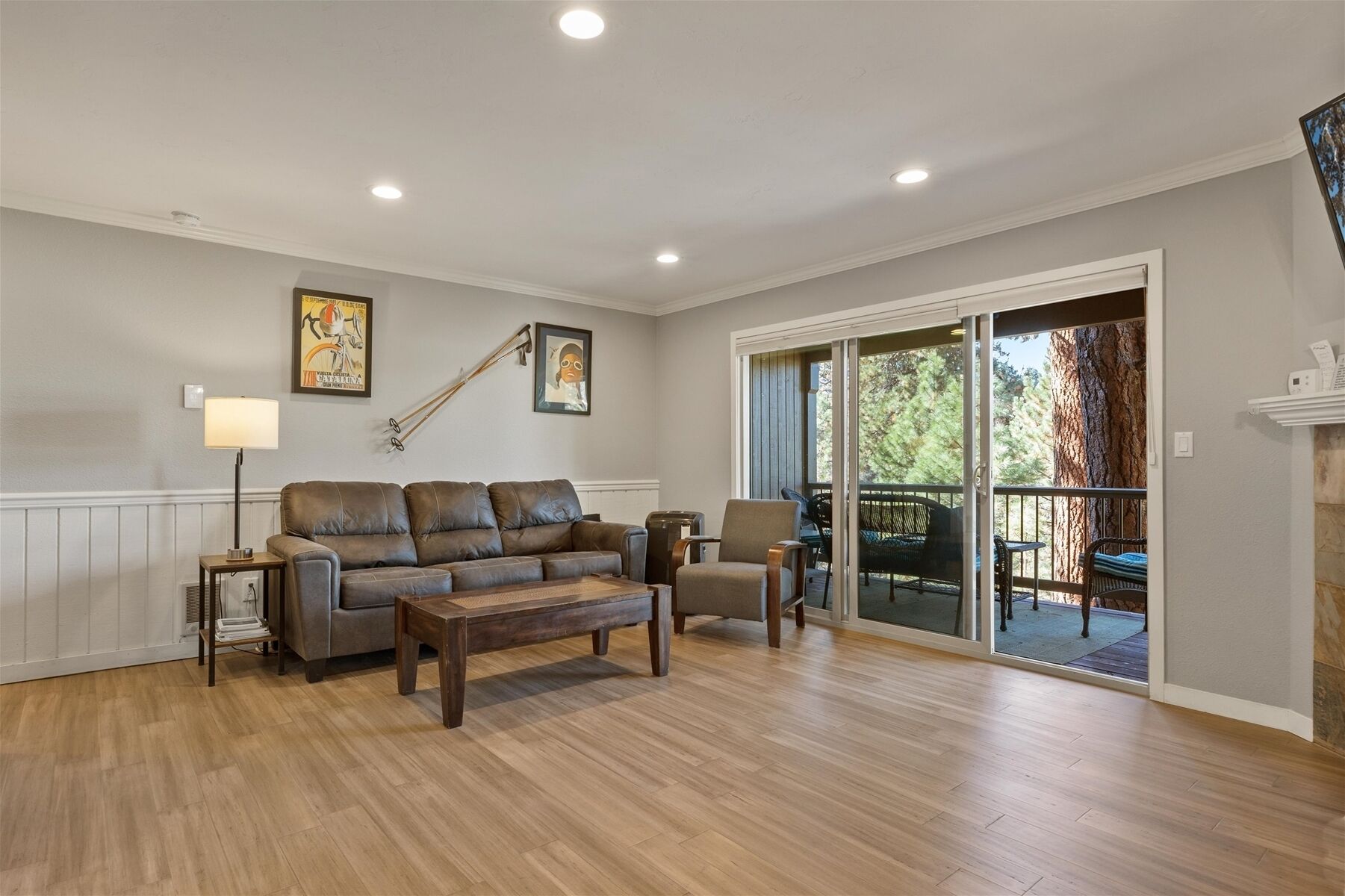 Peaceful Cozy Condo, Close to Mountain, Trails and Town! LOCATION!