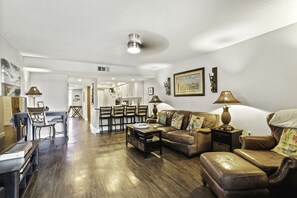 Smart TV, DVD player, books, video library - Waterfront Condo with pool & dock close to historic district (St. Augustine)