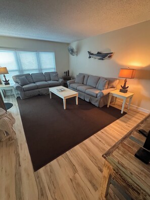 Smart TV, DVD player - Welcome to Emerald Isle - Unit 304 (Fort Walton Beach)