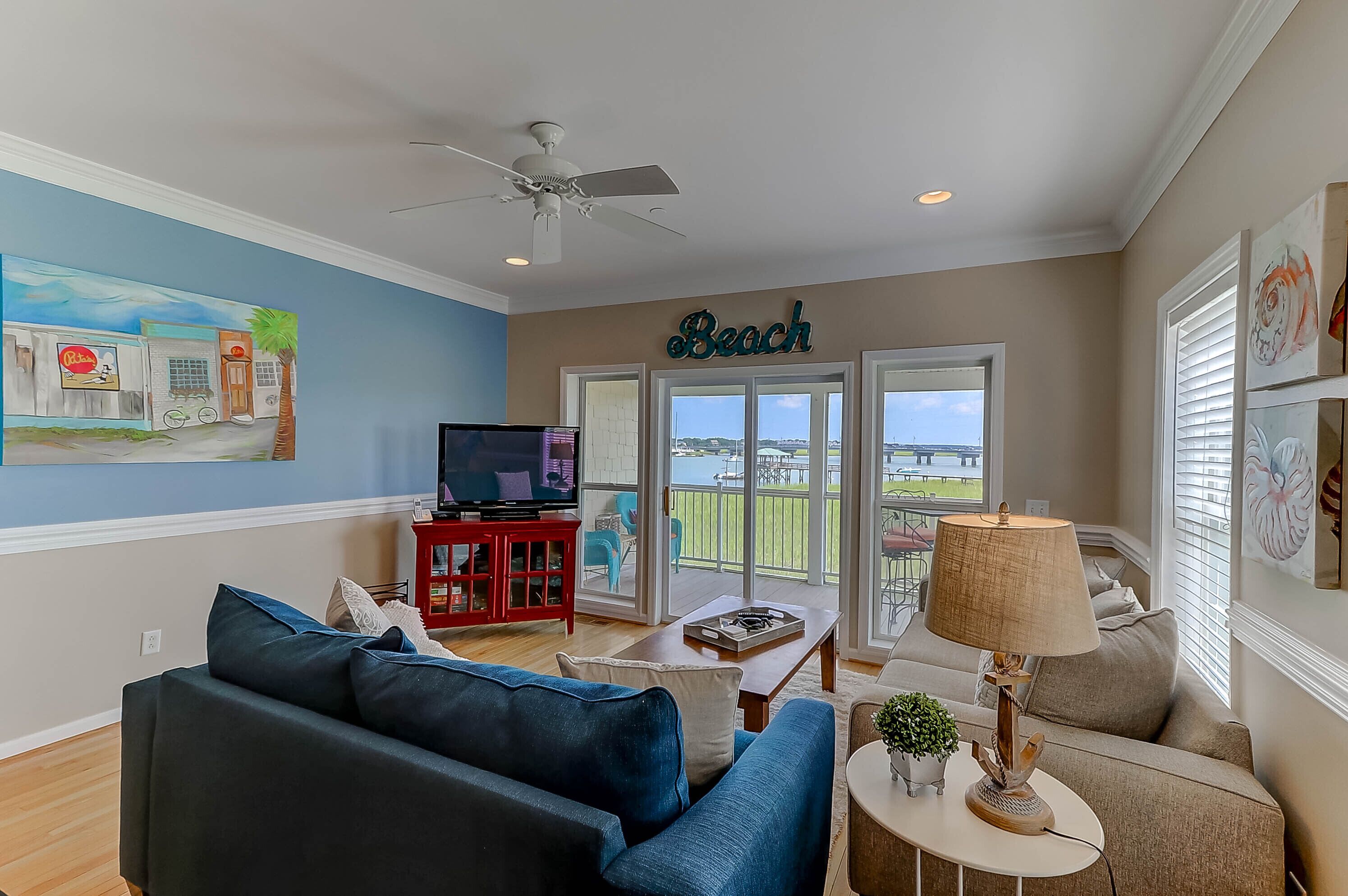 Southern Tides At Folly / On Water / 1 Block to Downtown / Walk To Beach / Pool