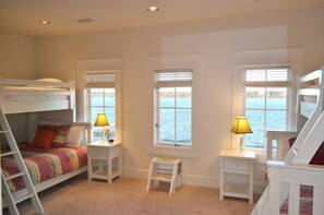 6 bedrooms, iron/ironing board, free WiFi, bed sheets