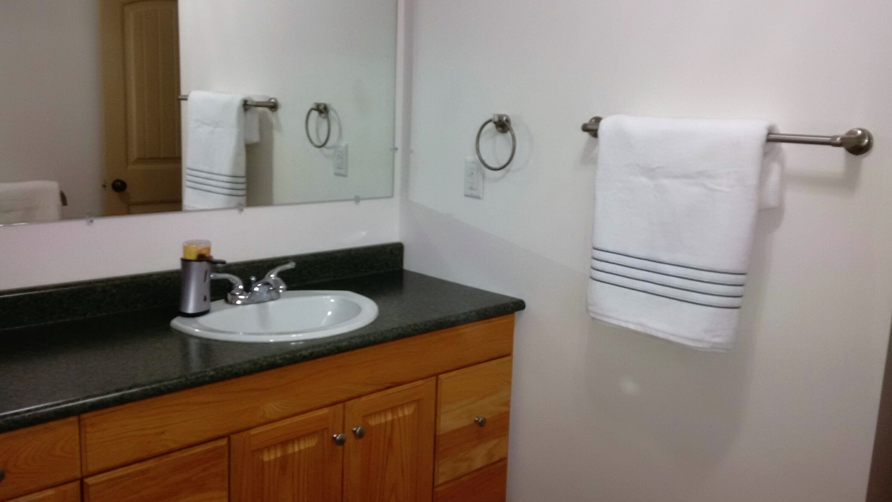 Warm and inviting, 3 bedroom 4 season cottage.