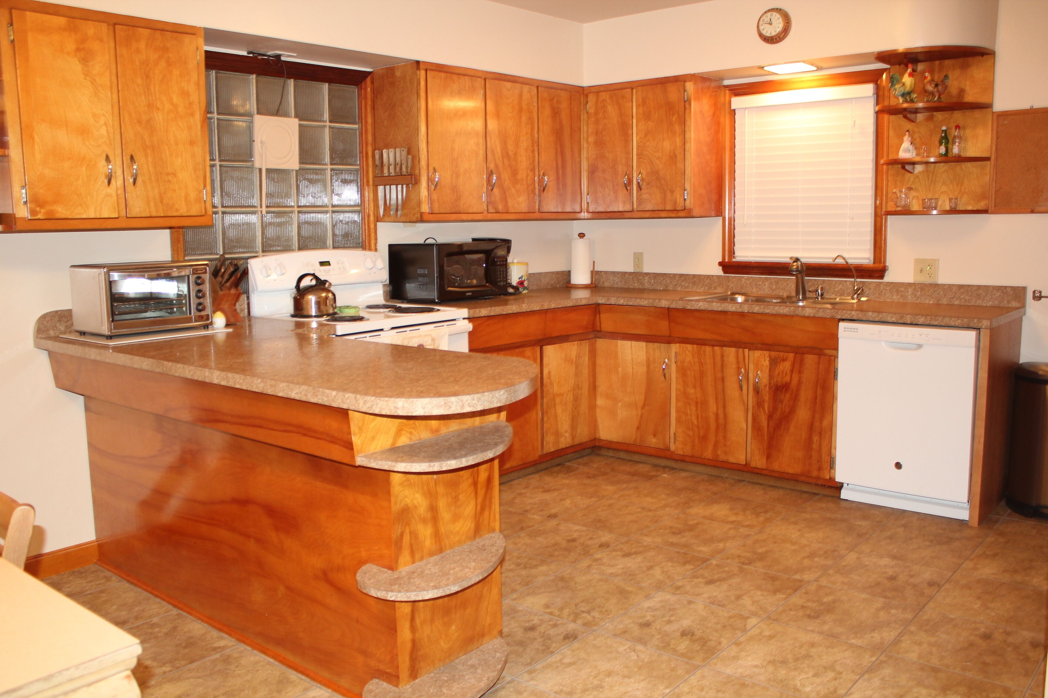 Stay Right In Arthur : The Heart Of Illinois Amish Country!