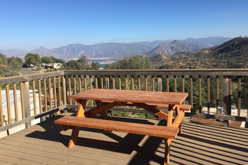 Perfect Mountain Getaway with Panoramic Views!