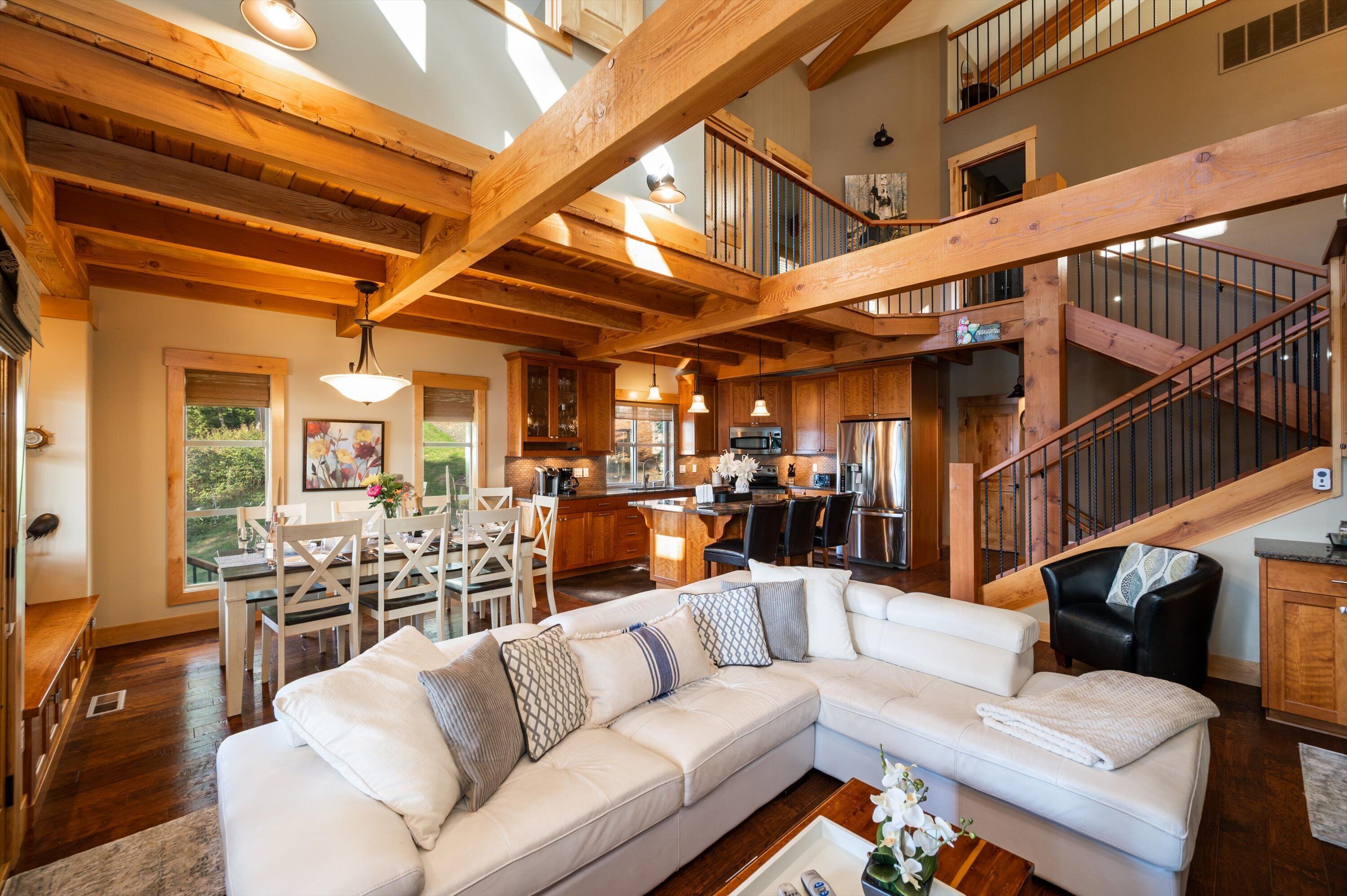 Lake Whatcom Water Front/3 Acres/Kayak/Boards/Wood Fireplace