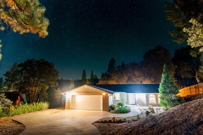 Riverside Manna, "Gateway to Beautiful Yosemite Valley" Modern 3bd/2 ba cottage