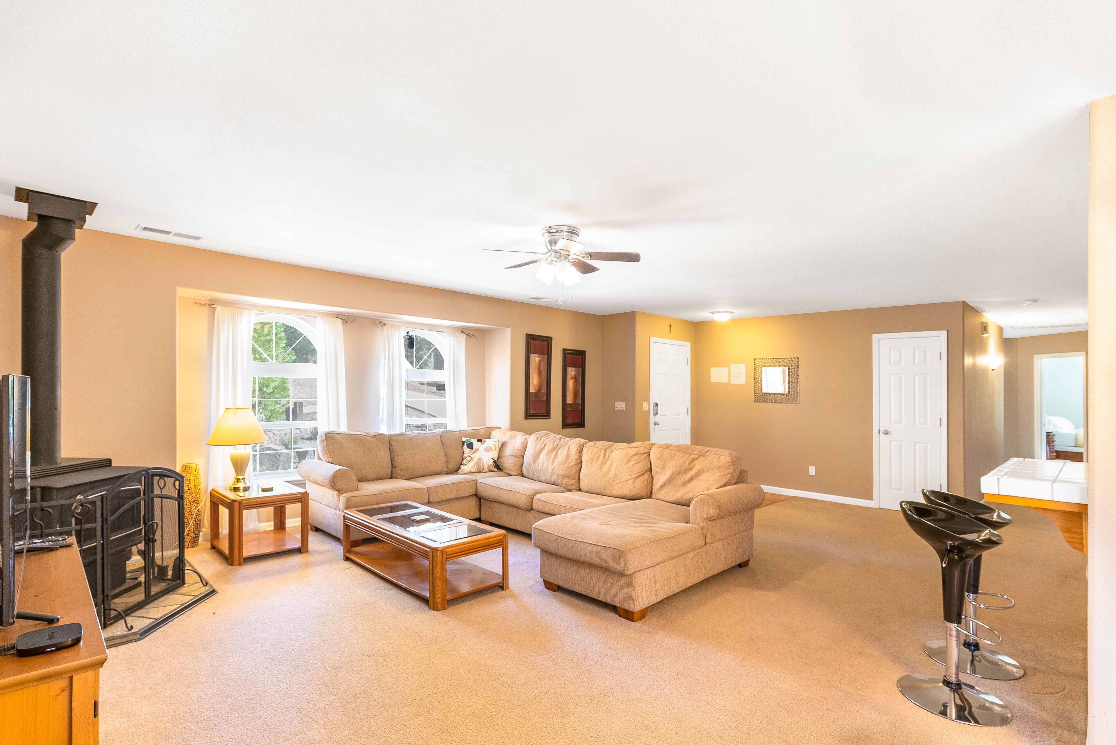 Riverside Manna, "Gateway to Beautiful Yosemite Valley" Modern 3bd/2 ba cottage