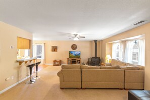 Smart TV, fireplace, DVD player