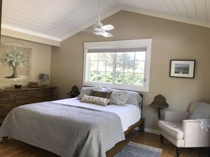 3 chambres, fer et planche à repasser, Wi-Fi, draps fournis