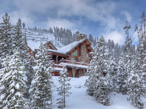 Big Sky Vacation Rentals: MV Souvenirs Lodge