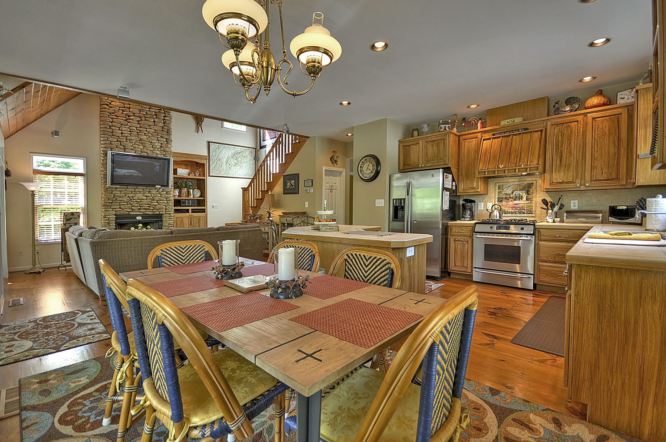 TOCCOA RIVERFRONT HOUSE-FISH/KAYAK/TUBING ! ESCAPE TO THE MTNS! 