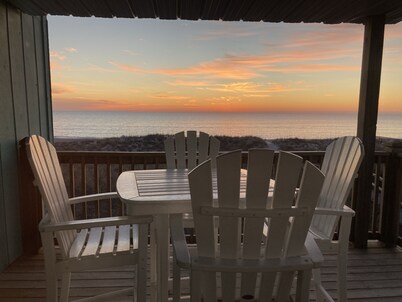Oceanfront 2BR/2BA Pet-Friendly _ POOL!_ Walk to Boardwalk_ Private Beach Access