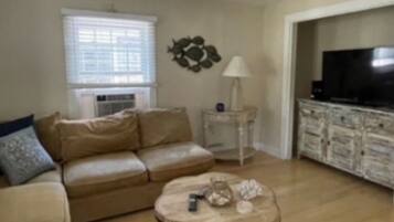 Televisión, chimenea