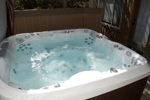 Bain à remous extérieur