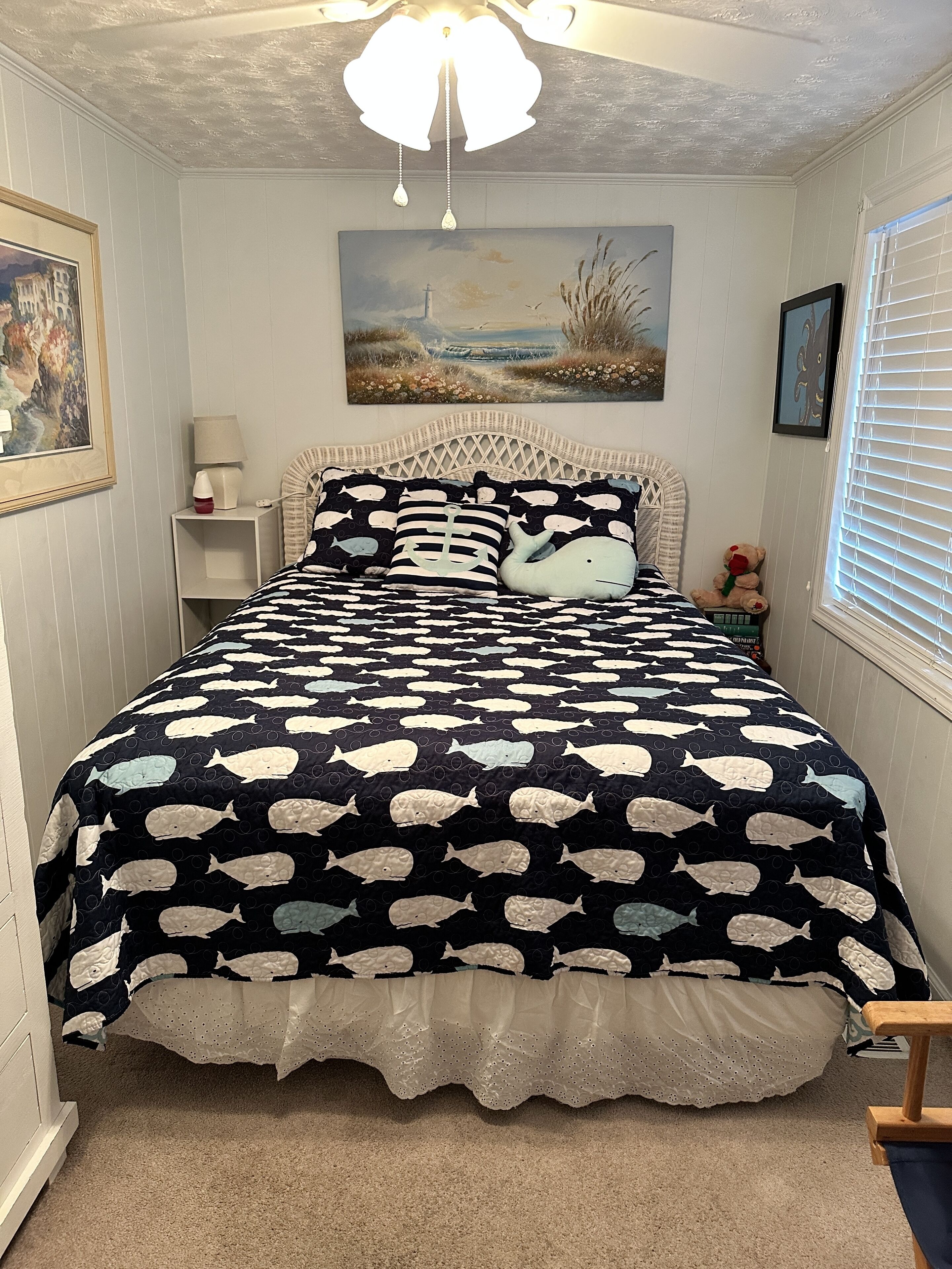 2 Bedroom / 2 Bath - Close to Everything!