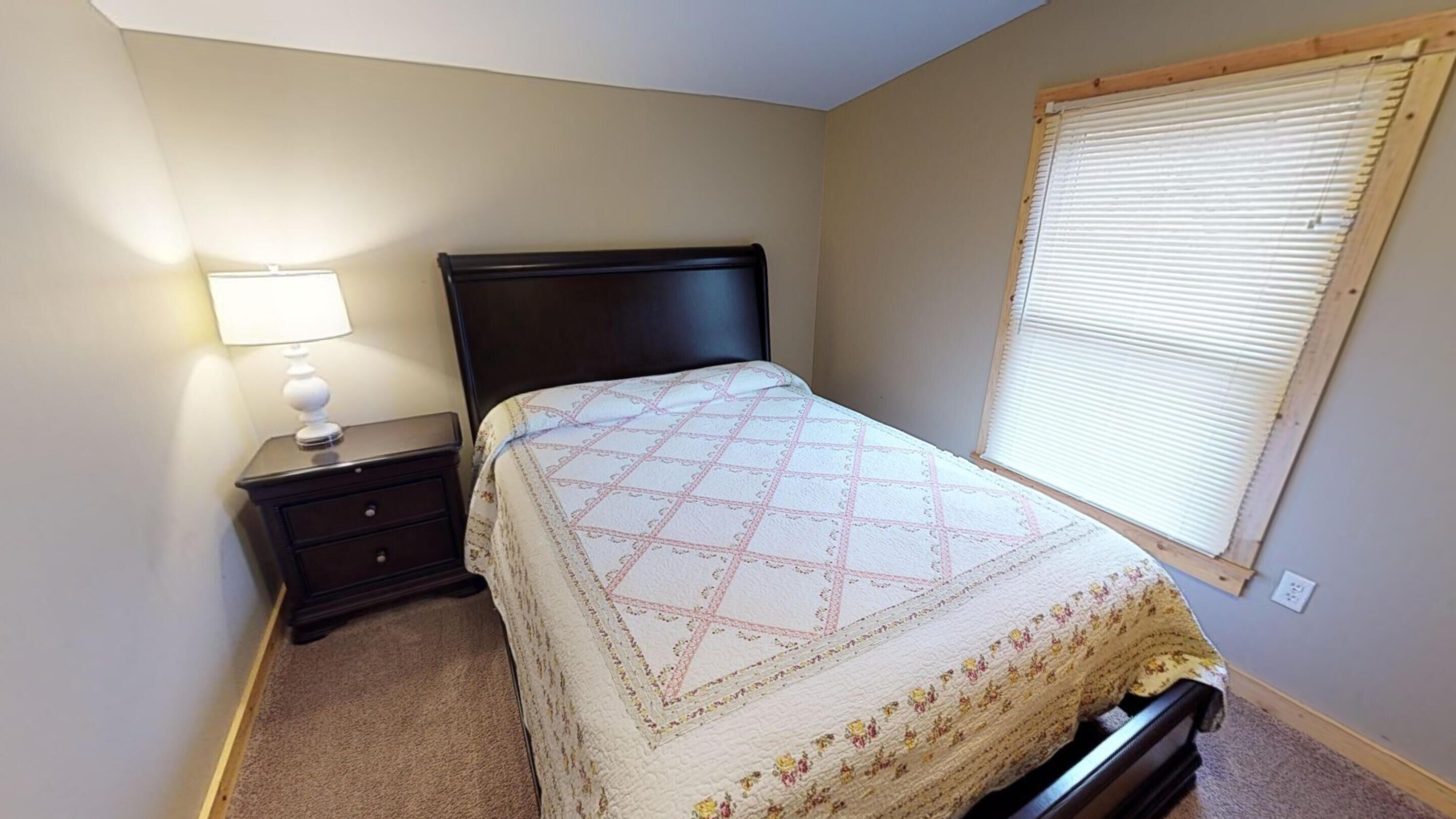 5 bedrooms, iron/ironing board, free WiFi, bed sheets