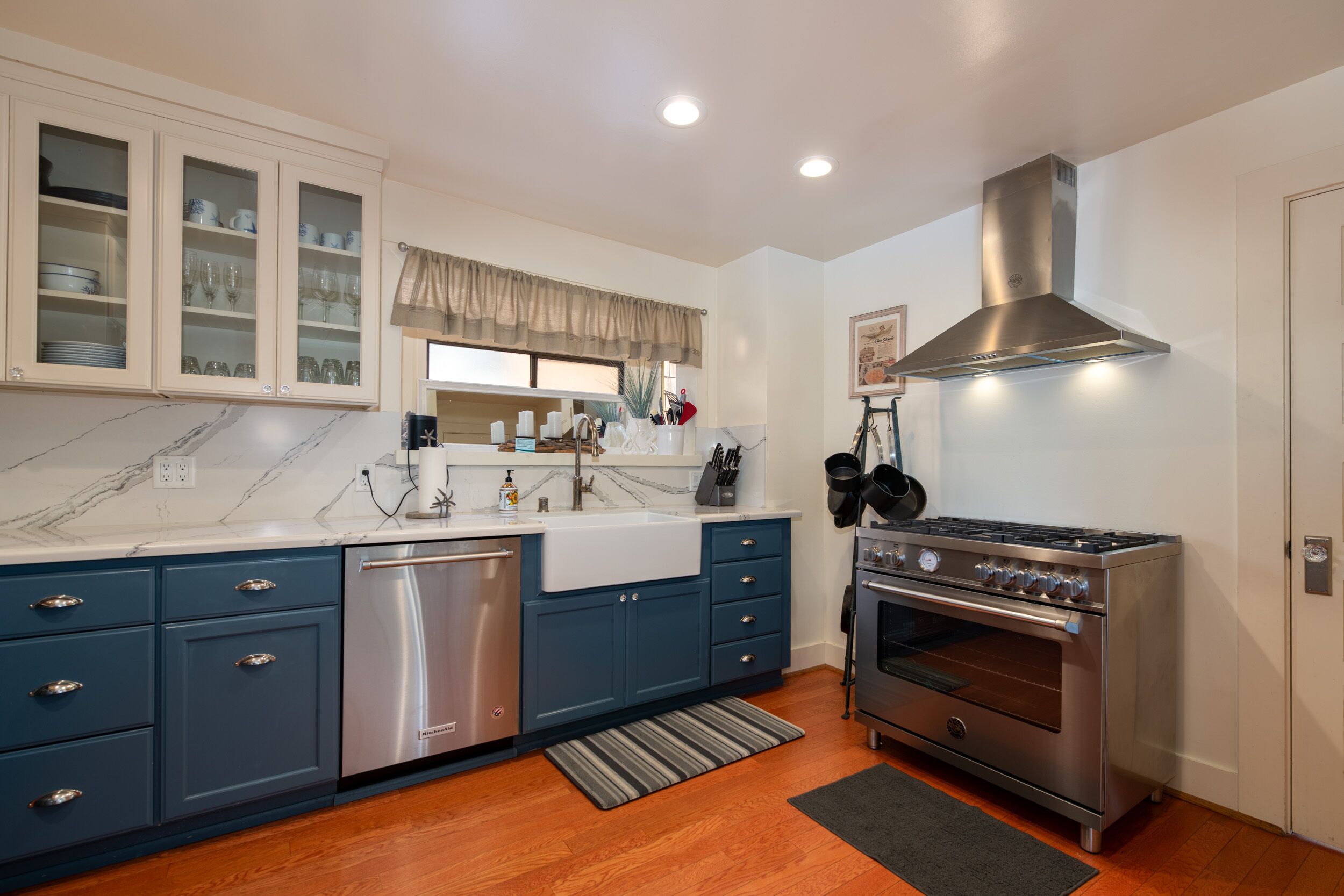 冰箱、微波炉、烤箱、炉灶