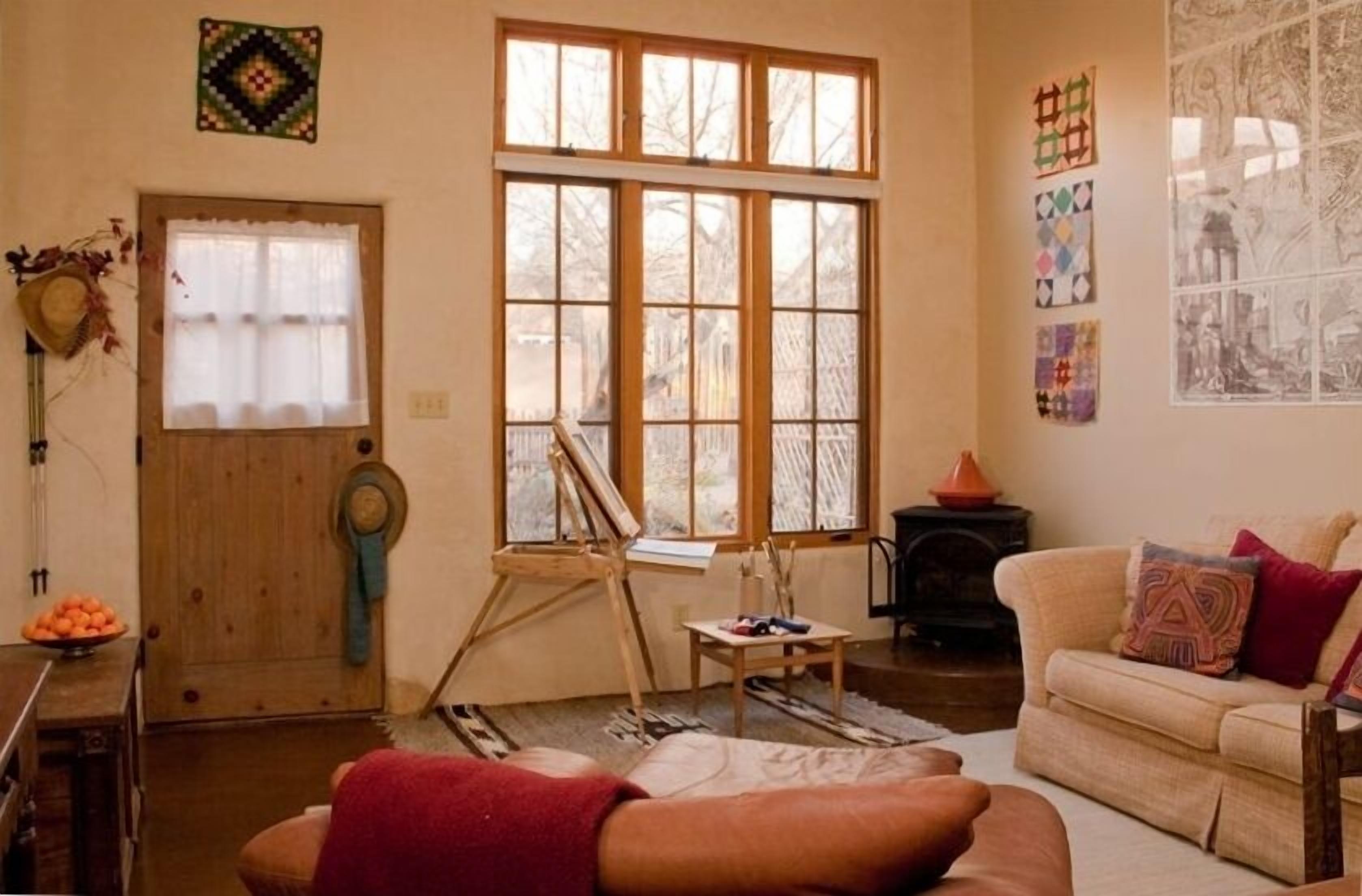 Hidden Treasure - Steps from Canyon Road