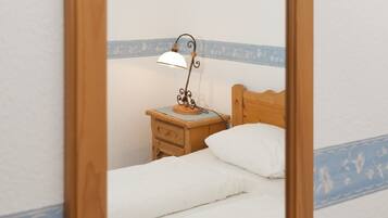 Einzelzimmer | Schreibtisch, kostenloses WLAN, Bettwäsche