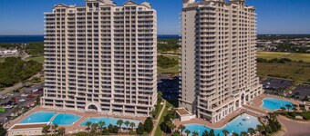 SUPERBES VUES SUR LE GOLFE ET LA PLAGE! Superbe unité 3 BR / 2BA, grand balcon