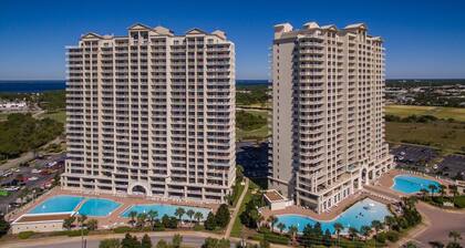 AWESOME GULF AND BEACH VIEWS! Gorgeous 3 BR/2BA Unit, Large Balcony