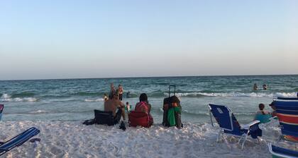 AWESOME GULF AND BEACH VIEWS! Gorgeous 3 BR/2BA Unit, Large Balcony