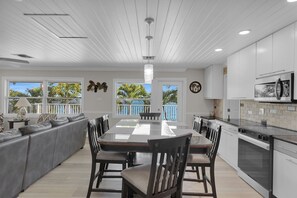 Fridge, microwave, oven, stovetop - Relaxing Pool Home on Open Gulf with Fantastic Panoramic View (Marathon)