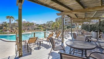 Piscine extérieure, piscine chauffée