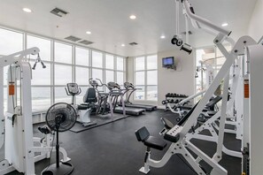 Fitness facility - Direct Beach Front- Gulf View-Hot Tub-In/Out Pool (Gulf Shores)