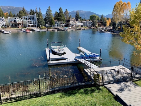 Marina. HEAVENLY-Waterfront-Mtn Views-HotTub-Pool Table-Dock