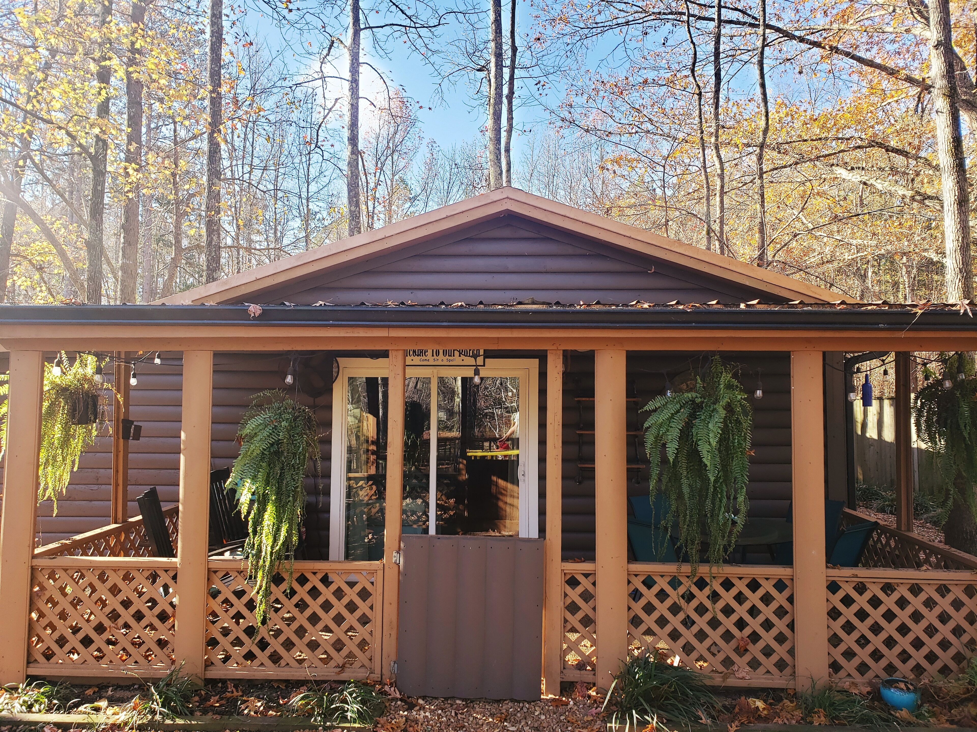 Quiet River Front Getaway Cabin 
