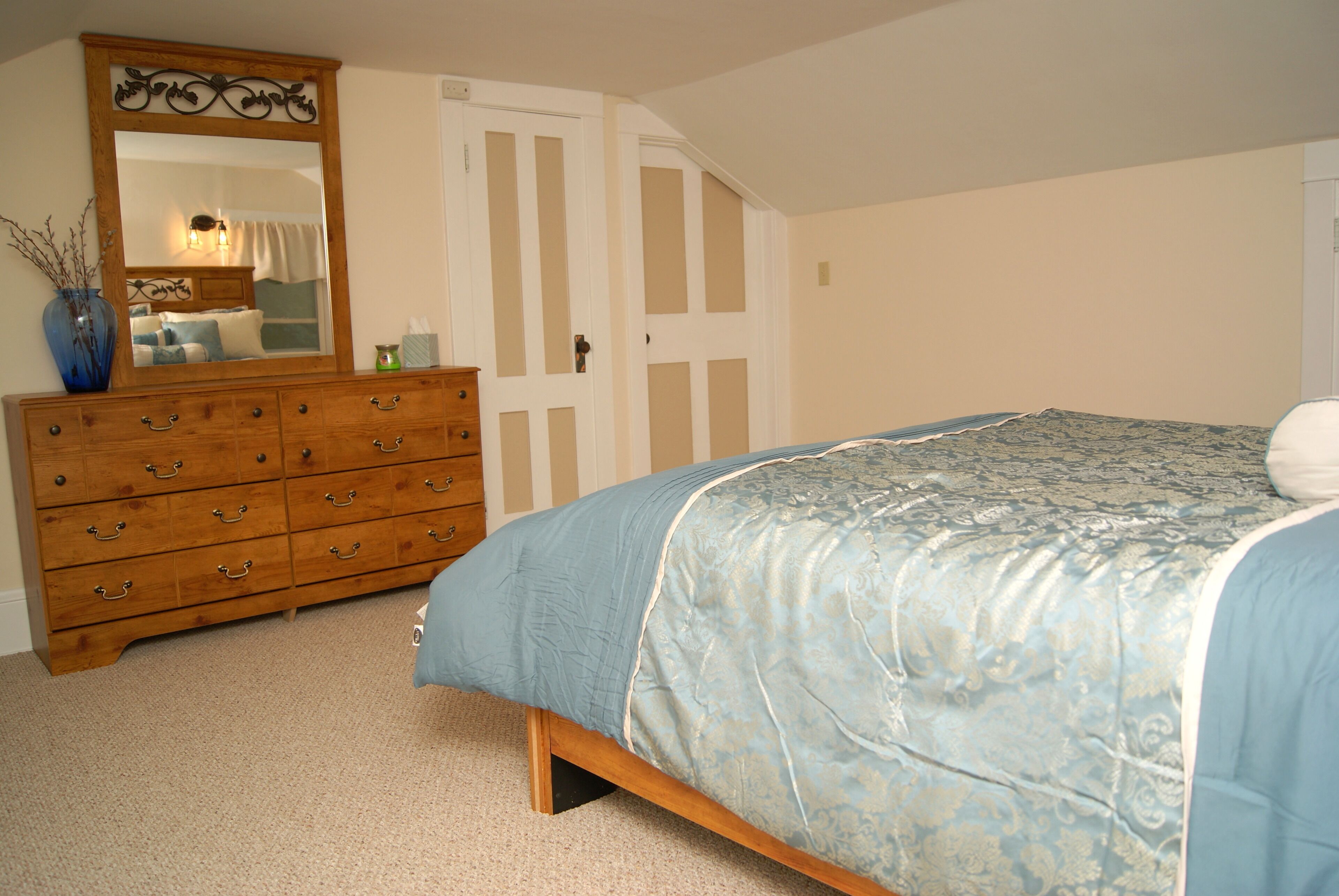 The leaves are gone but, there's still a lot of sights to see at Grandma's House