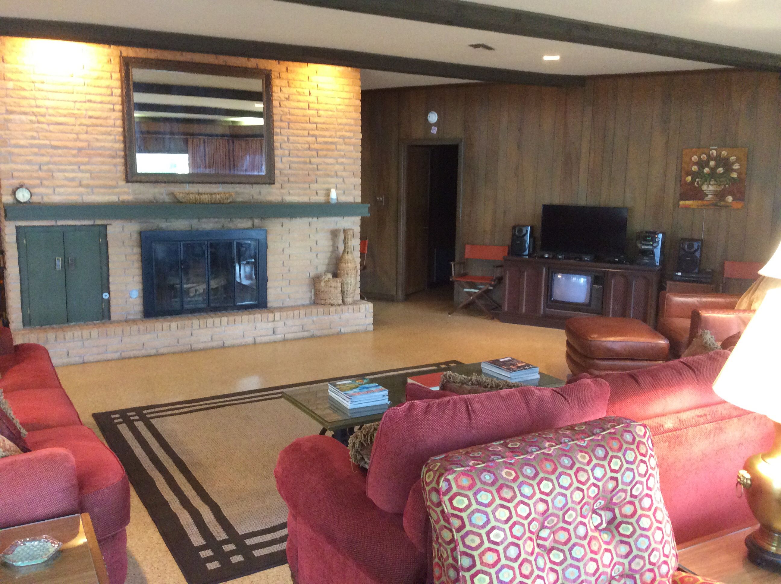 Lake House Retreat - Ski/Fish/Relax on "The Rez"