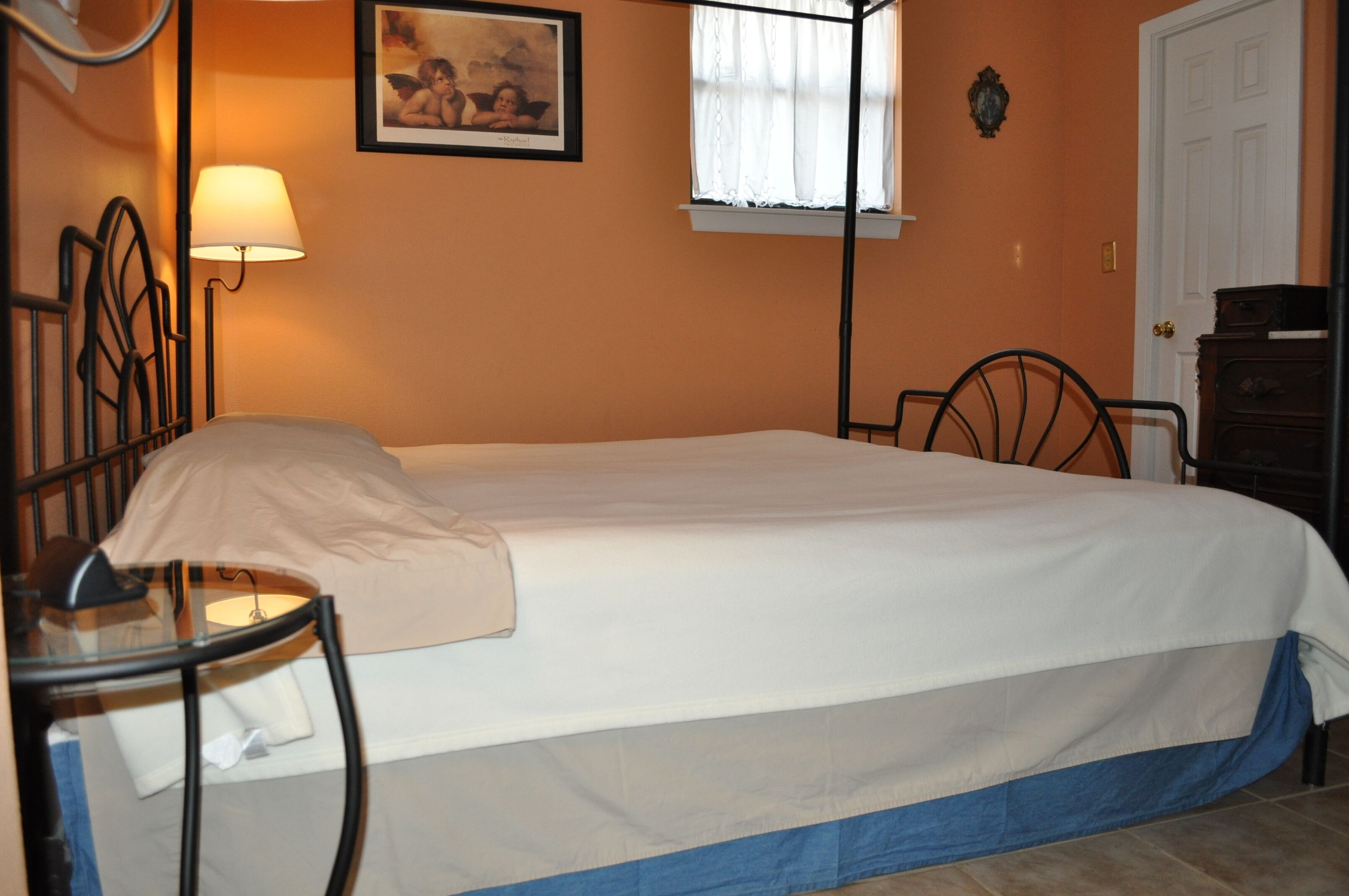 Woods, Water and Sweeping  Bay Views  from  Glassed  Front Room