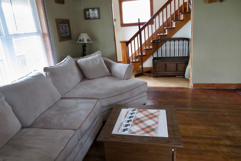 The Most Centrally Located Vacation Rental In Duluth!